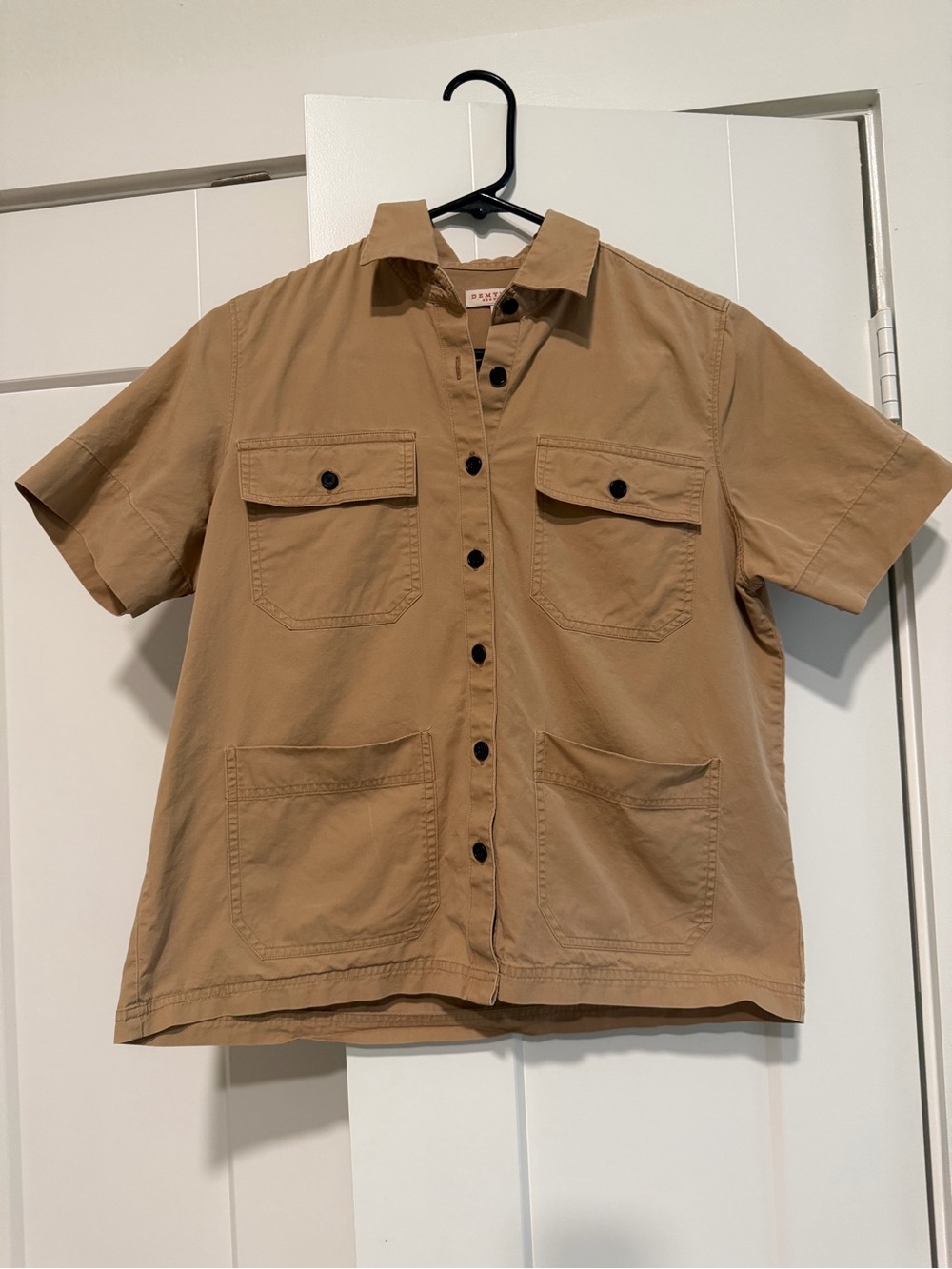 Women’s Short-Sleeve Utility Shitt in Tan